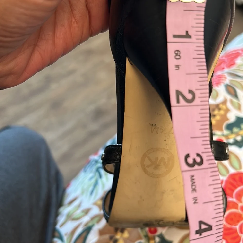 Michael Kors black leather studded heeled Sandal. Size 7.5 sporting a 4” heel - Picture 9 of 10